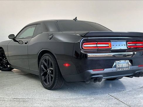 Used 2021 Dodge Challenger R/T w/ Blacktop Package image 17