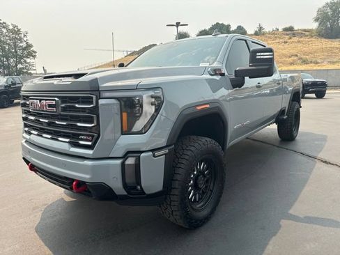 Used 2024 GMC Sierra 2500 AT4 AWD/4WD image 6