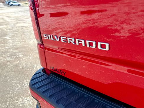 Certified 2022 Chevrolet Silverado 1500 RST image 8