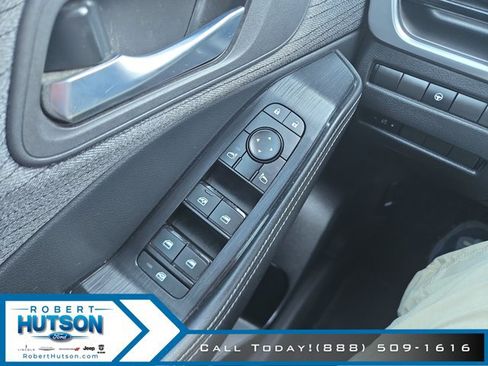 Used 2021 Nissan Rogue SV FWD image 11