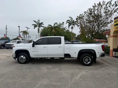Used 2021 Chevrolet Silverado 3500 LT w/ Convenience Package image 2