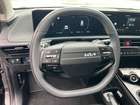 Certified 2025 Kia EV6 Light image 13