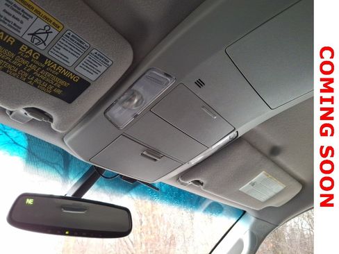 Used 2012 Toyota Tundra 4x4 CrewMax image 11