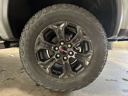 New 2025 GMC Canyon Elevation w/ Convenience Package image 34