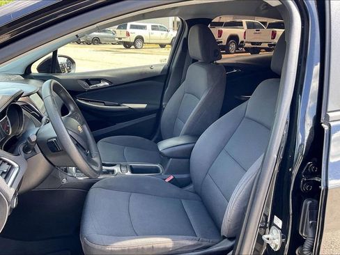 Used 2019 Chevrolet Cruze LS w/ LS Convenience Package FWD image 18
