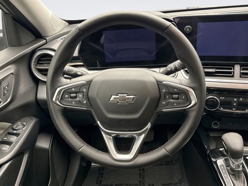 Used 2024 Chevrolet Trax ACTIV w/ Sunroof Package FWD image 12