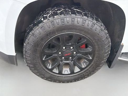 Used 2016 GMC Yukon XL SLE w/ Convenience Package image 29