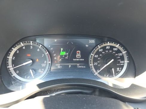 Used 2021 Toyota Highlander XLE image 18