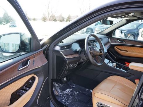 Certified 2024 Jeep Grand Cherokee L Summit w/ High Altitude Package image 14