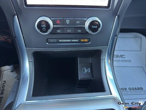 Used 2023 Ford Edge ST image 21