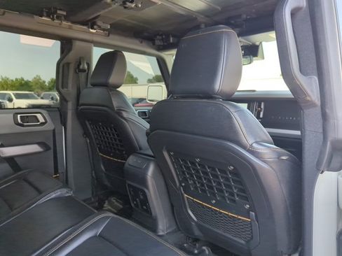 Used 2022 Ford Bronco Badlands w/ Sasquatch Package AWD/4WD image 19