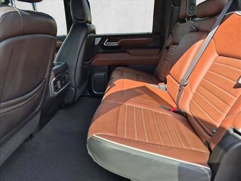 Used 2024 GMC Sierra 2500 Denali Ultimate w/ Max Trailering Package AWD/4WD image 19