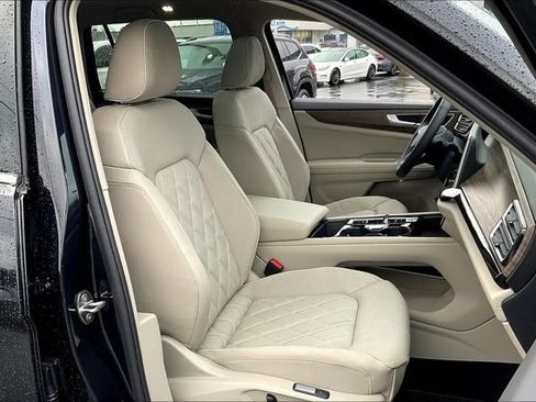 New 2025 Volkswagen Atlas SEL Premium R-Line image 28