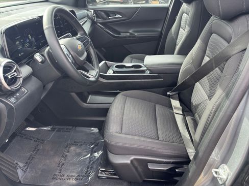 Used 2025 Chevrolet Equinox LT image 23