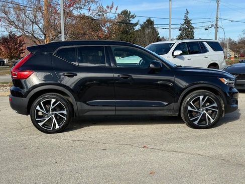 Used 2020 Volvo XC40 T5 R-Design w/ Protection Package Premier image 2