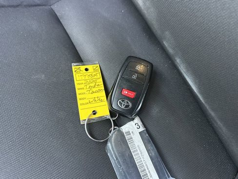 Used 2025 Toyota Tacoma SR image 29