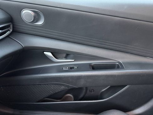 Used 2024 Hyundai Elantra SEL FWD image 21