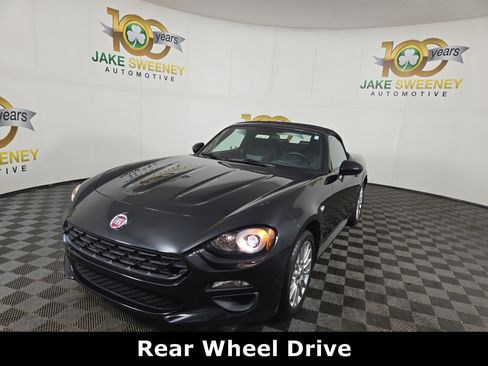 Used 2020 FIAT 124 Spider Classica w/ Technology Group image 4