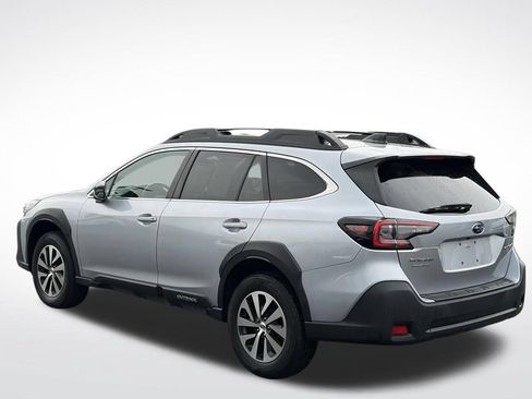 Used 2024 Subaru Outback Premium AWD/4WD image 6