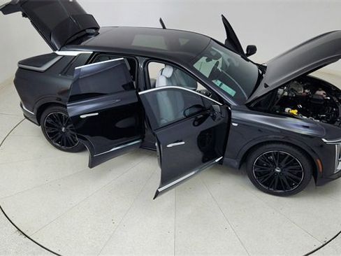 Used 2025 Cadillac Lyriq Luxury image 84
