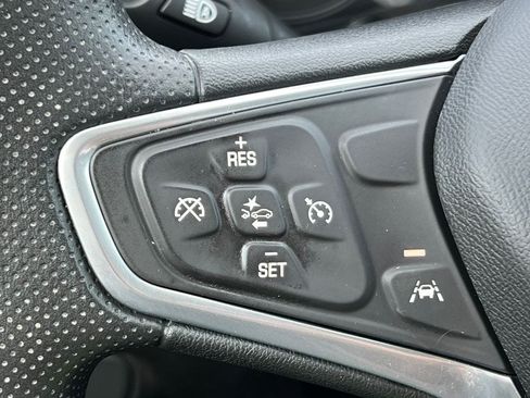 Used 2022 Chevrolet Equinox LS w/ LS Convenience Package AWD/4WD image 17