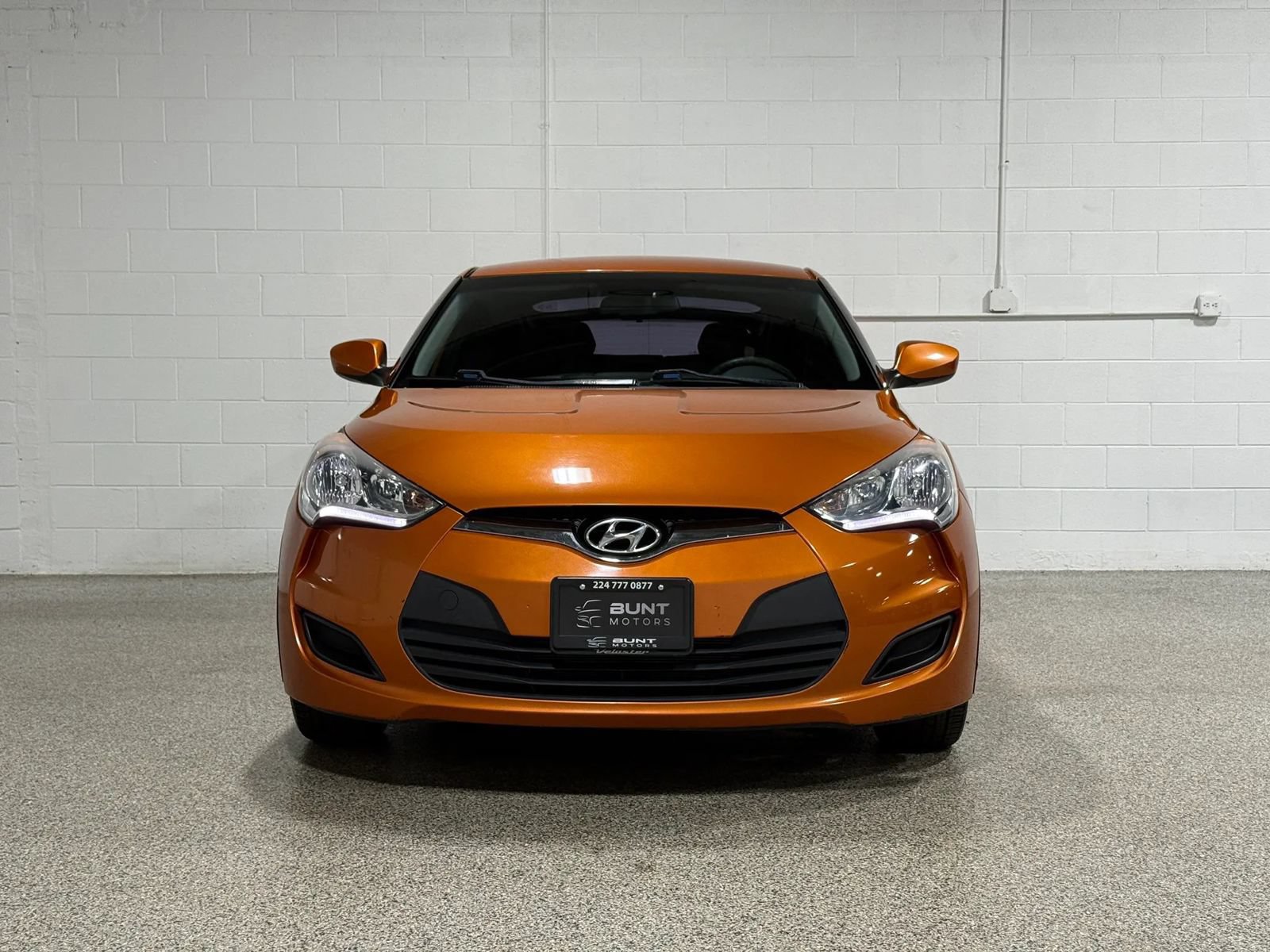 Used 2012 Hyundai Veloster FWD image 3
