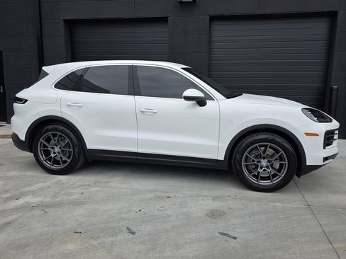 Certified 2024 Porsche Cayenne image 7
