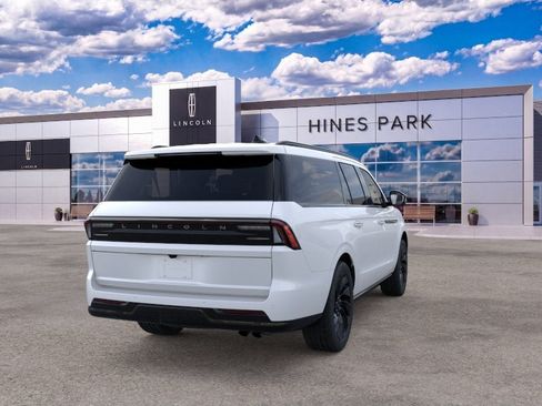 New 2026 Lincoln Navigator L Reserve w/ Jet Appearance Package AWD/4WD image 8
