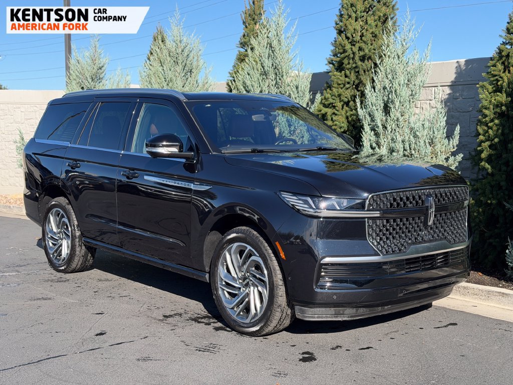 Used 2025 Lincoln Navigator Reserve AWD/4WD image 10