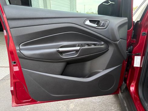 Used 2017 Ford C-MAX Titanium w/ Equipment Group 301A image 14