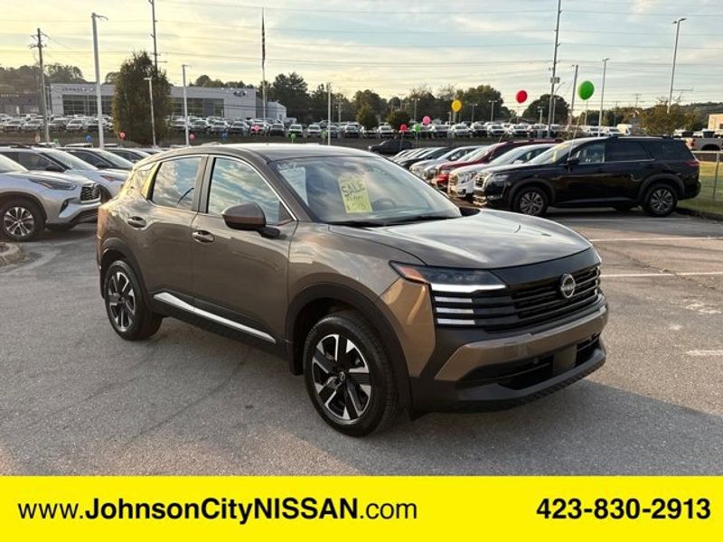Certified 2025 Nissan Kicks SV image 1