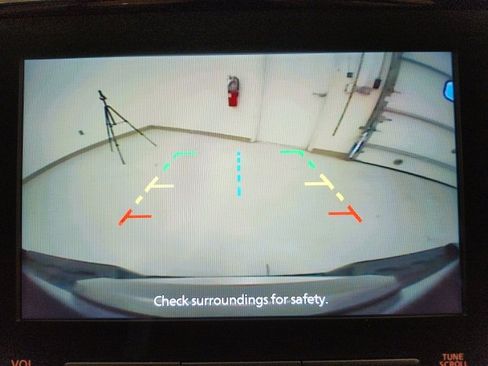 Used 2024 Nissan Frontier SV image 59