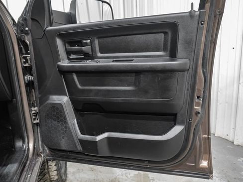 Used 2018 RAM 2500 Tradesman w/ Chrome Appearance Group image 42