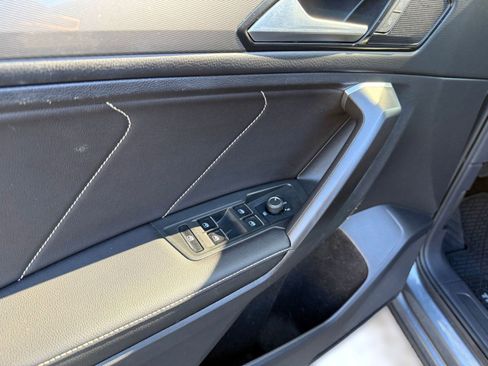 Used 2023 Volkswagen Tiguan SE image 14