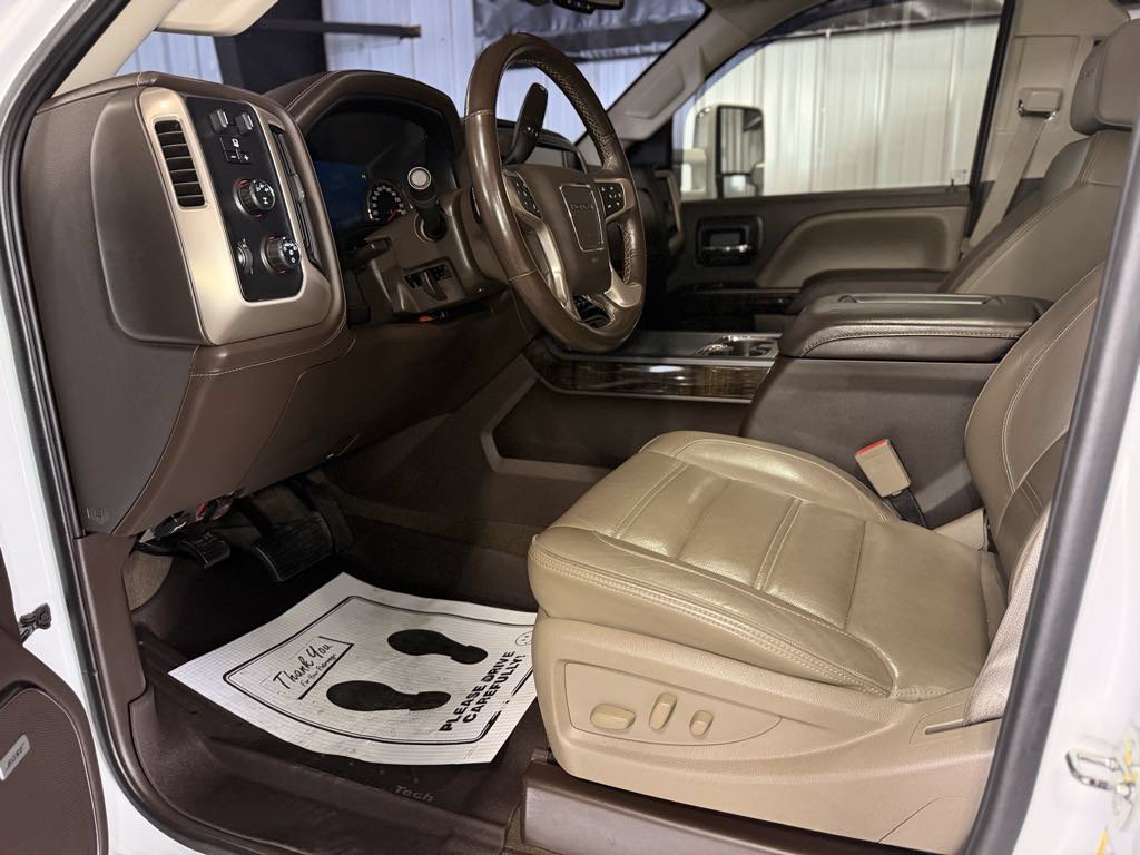 Used 2016 GMC Sierra 2500 Denali w/ Driver Alert Package AWD/4WD image 27