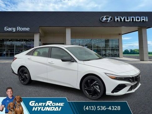 New 2026 Hyundai Elantra SEL Sport Premium FWD image 2