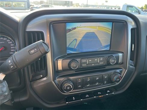 Certified 2018 Chevrolet Silverado 1500 LT w/ LT Convenience Package image 15