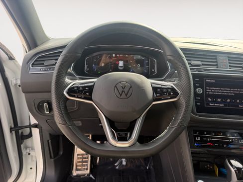 Used 2024 Volkswagen Tiguan SEL R-Line w/ MDO Package, Two-Row AWD/4WD image 13