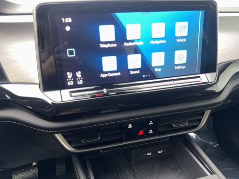 Used 2025 Volkswagen Atlas Cross Sport SE FWD image 62