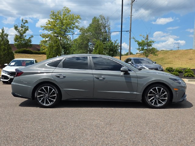 Used 2023 Hyundai Sonata Limited FWD image 2