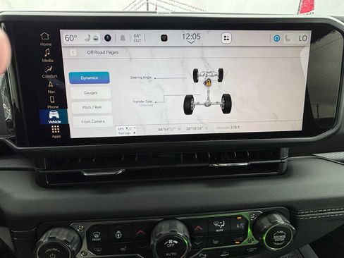 Used 2025 Jeep Wrangler Sahara image 37