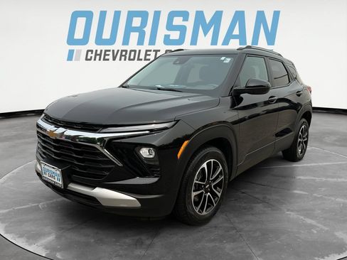 Used 2025 Chevrolet TrailBlazer LT FWD image 2