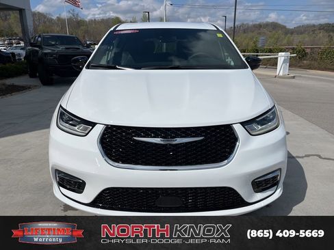 New 2026 Chrysler Pacifica Select image 29