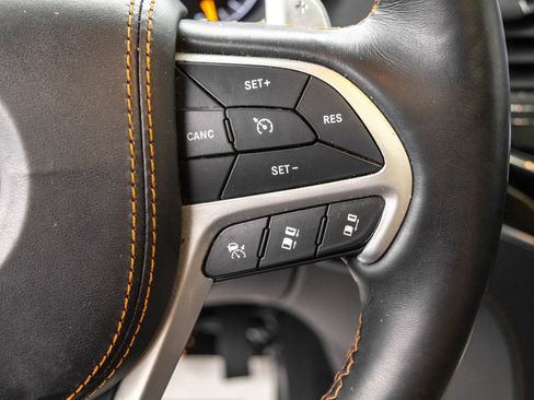 Used 2020 Jeep Grand Cherokee Summit AWD/4WD image 22