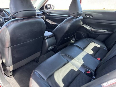 Used 2024 Nissan Altima 2.5 SR FWD image 18