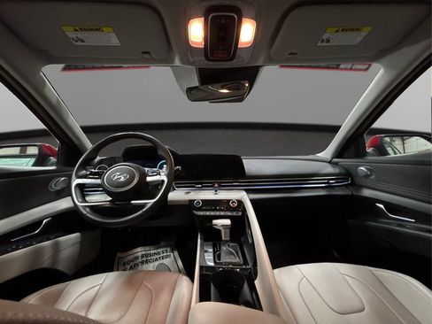 Used 2022 Hyundai Elantra Limited image 23