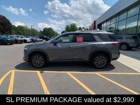 Used 2024 Nissan Pathfinder SL w/ SL Premium Package AWD/4WD image 3