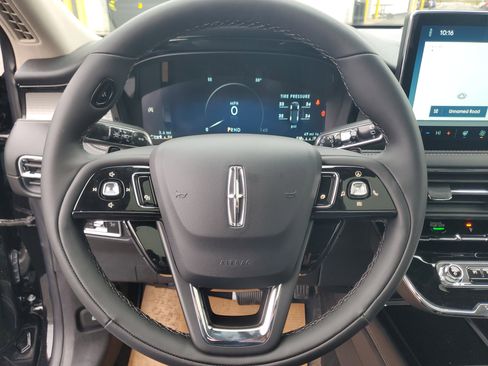 New 2026 Lincoln Corsair Premiere image 16