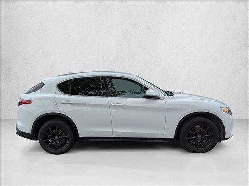 Used 2018 Alfa Romeo Stelvio Ti AWD/4WD image 4
