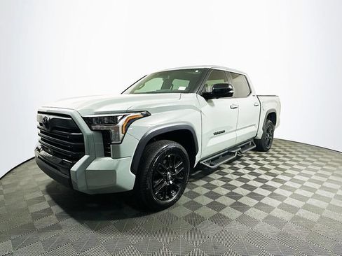 Used 2025 Toyota Tundra Limited AWD/4WD image 4